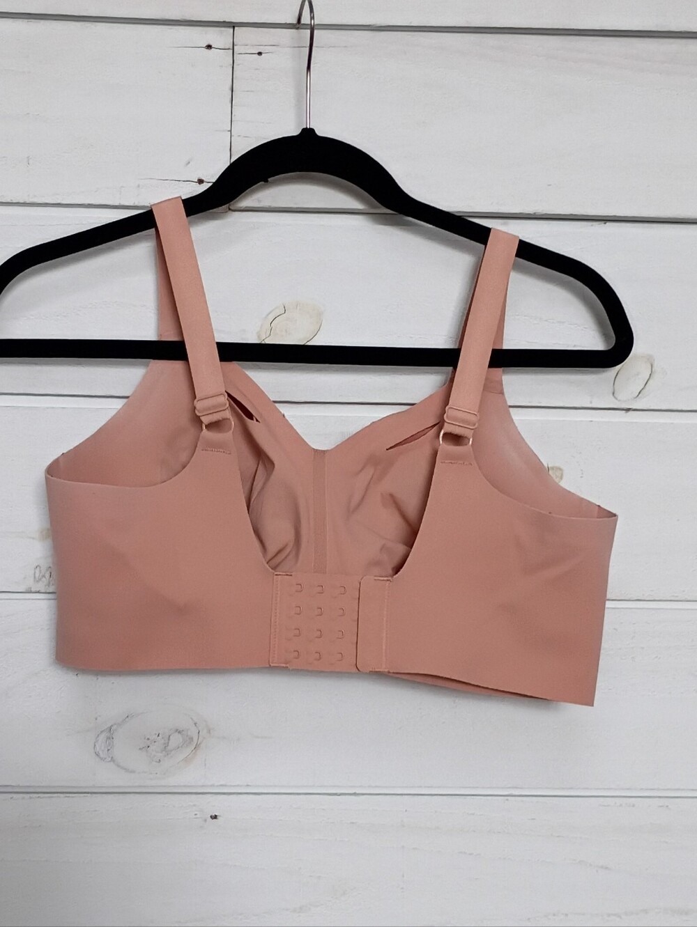 Evelyn & Bobbie The Beyond Bra Seamless Nude Wireless Bra - Smooth Support - Picture 3 of 5